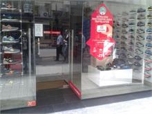 TWINNER - La cadena de sneaker stores Foot on Mars lanza una tarjeta de descuentos para clientes