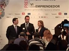 Santiago Sánchez, de Twinner Running Center, recibe el Premio Joven Empresario 2014