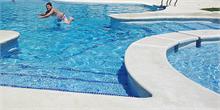 La electrólisis salina como método de desinfección del agua de las piscinas La electrólisis salina como método de desinfección del agua de las piscinas